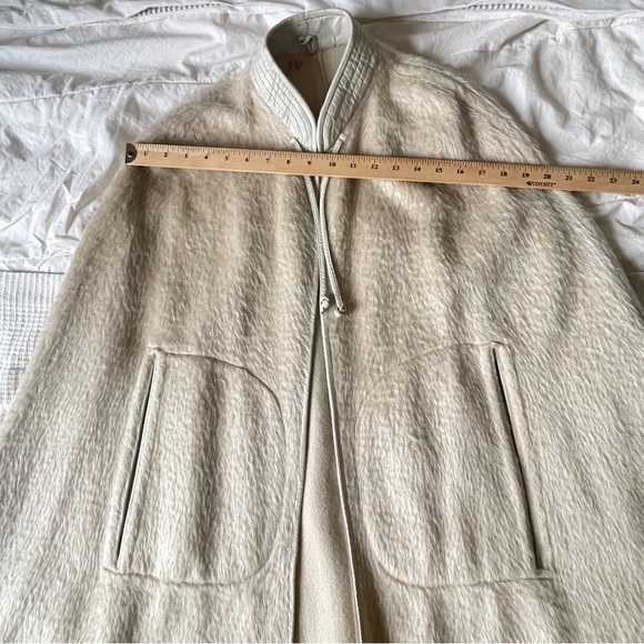 Sills Cream Color Mohair and Leather Reversible Cape with Pockets - Picture 15 of 16